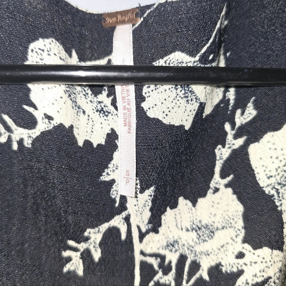 Free People Floral Black and White Wrap Dress Sz S - Picture 2 of 3